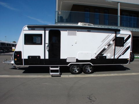 Southern Star - Alpine - 744 SE - Walk Around Bed