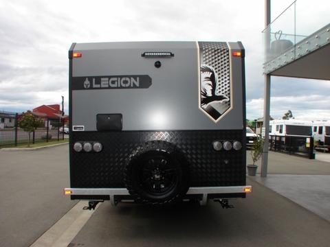 Legion - Thor - 20’6ft - Side Club - Walk Around Bed